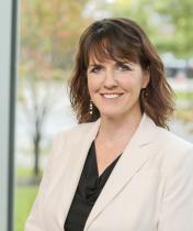 headshot of Maureen Kishna, MSSA (MSW), LISW-S
